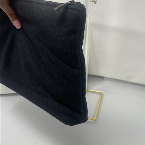 CHANEL Beauté Black Cosmetic Pouch - Picture 4 of 11